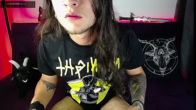 Snapshot of blckwolf_6 chatting on February 13, 2025, 2:34 am blckwolf 6 online show from February 13, 2025, 2:34 am