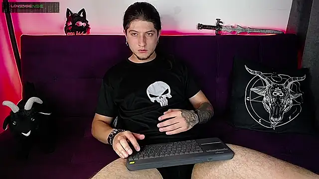Snapshot of blckwolf_6 chatting on February 24, 2025, 8:03 pm blckwolf 6 online show from February 24, 2025, 8:03 pm