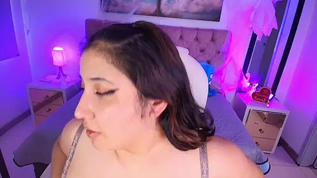 Snapshot of Emma_monserrat chatting on October 22, 2025, 7:24 pm Emma monserrat online show from October 22, 2025, 7:24 pm