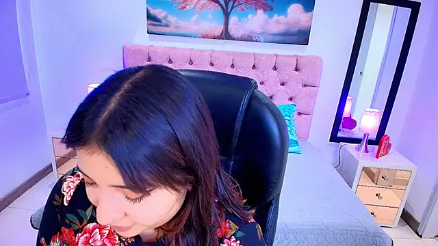 Snapshot of Emma_monserrat chatting on November 15, 2025, 7:32 pm Emma monserrat online show from November 15, 2025, 7:32 pm