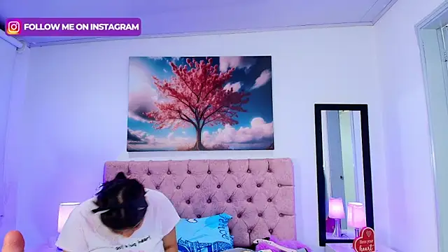 Snapshot of Emma_monserrat chatting on November 22, 2025, 8:35 am Emma monserrat online show from November 22, 2025, 8:35 am