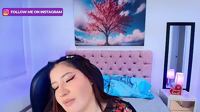 Snapshot of Emma_monserrat chatting on January 6, 2026, 7:39 pm Emma monserrat online show from January 6, 2026, 7:39 pm