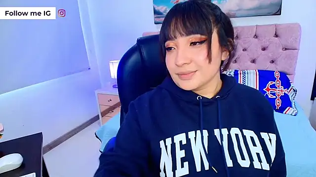 Snapshot of Emma_monserrat chatting on February 2, 2026, 7:45 pm Emma monserrat online show from February 2, 2026, 7:45 pm