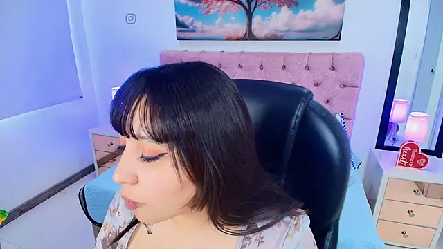 Snapshot of Emma_monserrat chatting on February 7, 2026, 8:12 pm Emma monserrat online show from February 7, 2026, 8:12 pm