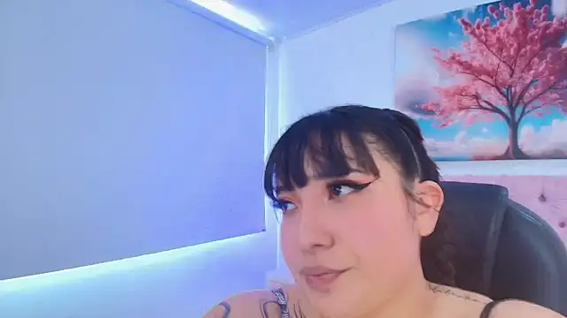 Snapshot of Emma_monserrat chatting on February 11, 2026, 7:41 pm Emma monserrat online show from February 11, 2026, 7:41 pm