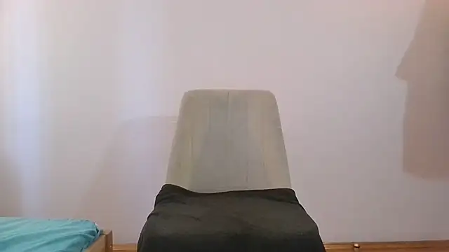 Snapshot of Turkboy_17 chatting on March 2, 2025, 7:43 am Turkboy 17 online show from March 2, 2025, 7:43 am