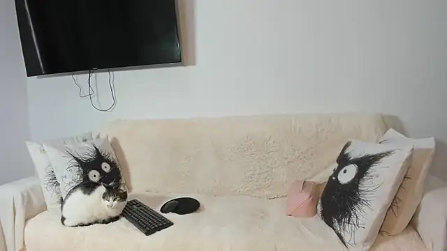 Snapshot of Emma_Jnes chatting on February 26, 2025, 9:37 pm Emma Jnes online show from February 26, 2025, 9:37 pm