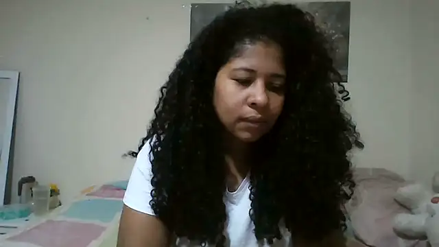 Snapshot of Ivon-09 chatting on June 9, 2026, 12:06 pm Ivon-09 online show from June 9, 2026, 12:06 pm
