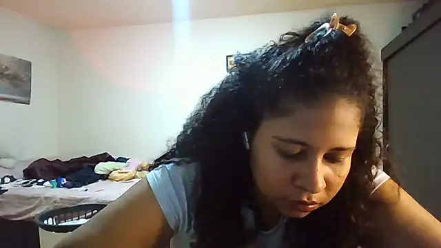 Snapshot of Ivon-09 chatting on July 4, 2026, 11:33 pm Ivon-09 online show from July 4, 2026, 11:33 pm