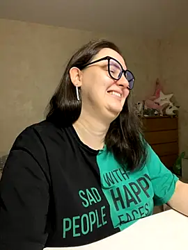 hungry1bunny online show from November 14, 2025, 5:44 pm