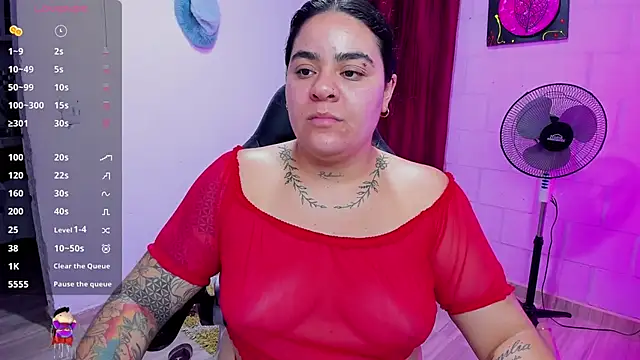 Snapshot of Sharon_hils chatting on December 21, 2024, 11:02 pm Sharon hils online show from December 21, 2024, 11:02 pm