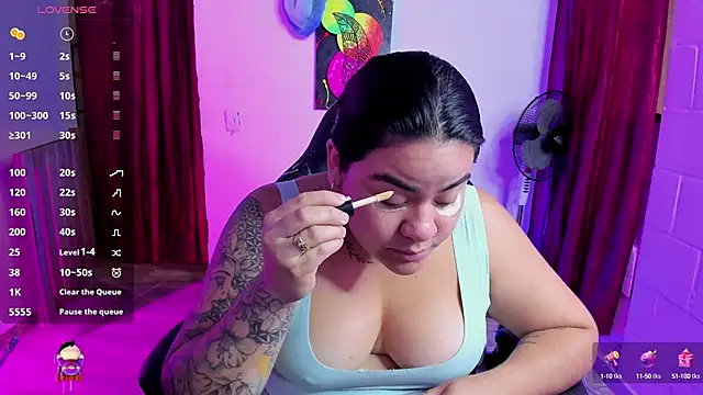 Snapshot of Sharon_hils chatting on February 6, 2025, 1:10 pm Sharon hils online show from February 6, 2025, 1:10 pm