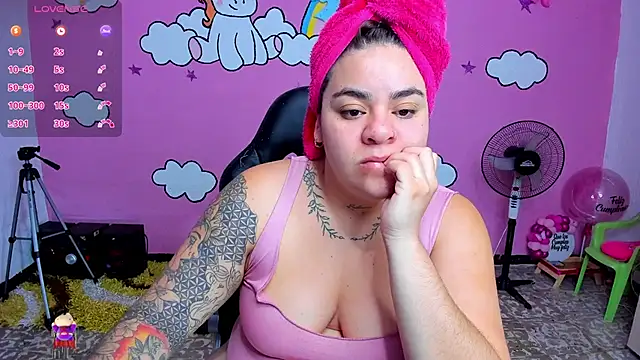 Snapshot of Sharon_hils chatting on March 31, 2026, 11:10 am Sharon hils online show from March 31, 2026, 11:10 am