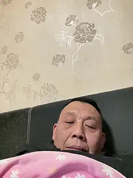 Snapshot of bcc0001 chatting on March 6, 2025, 7:32 pm bcc0001 online show from March 6, 2025, 7:32 pm