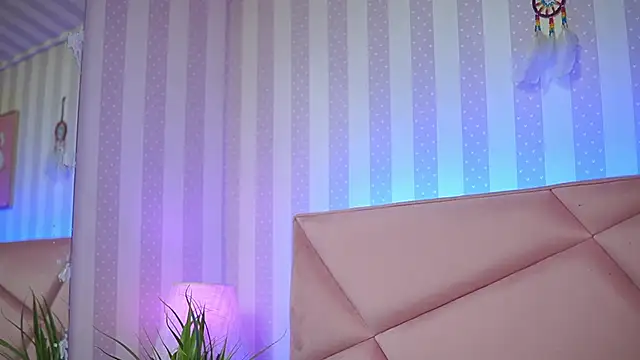 Snapshot of SabrinaHope chatting on March 15, 2025, 5:08 am SabrinaHope online show from March 15, 2025, 5:08 am