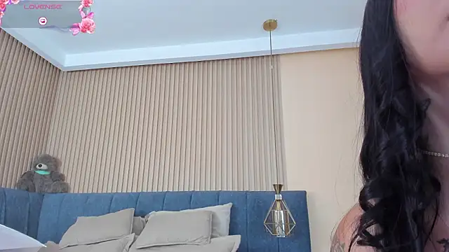 kathecute   online show from February 6, 2026, 1:54 am