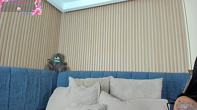 kathecute   online show from April 15, 2026, 1:45 am