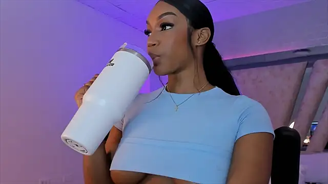ChaynnaCooper online show from December 11, 2024, 11:43 pm