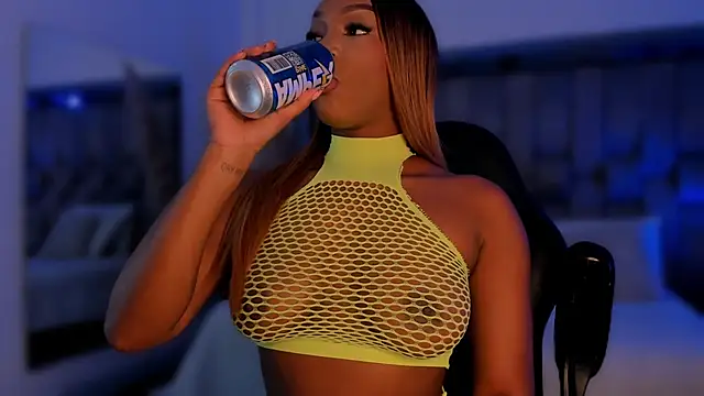 ChaynnaCooper online show from November 4, 2025, 4:33 am