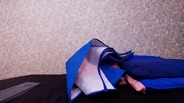 nicol f online show from January 23, 2025, 7:07 pm