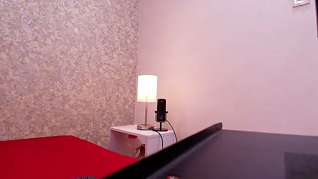 nicol f online show from January 24, 2025, 7:18 pm