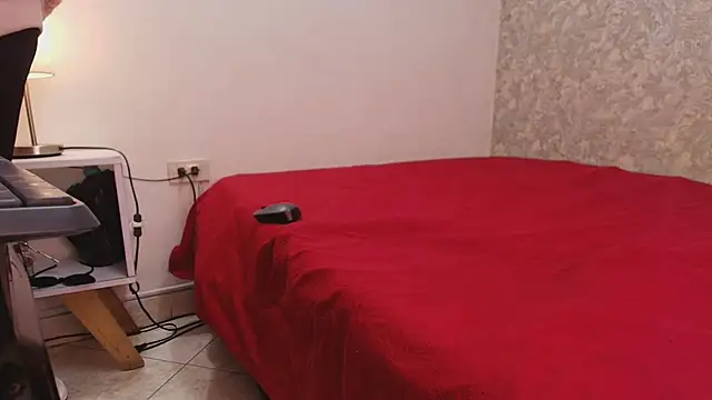 nicol f online show from March 18, 2025, 7:10 pm