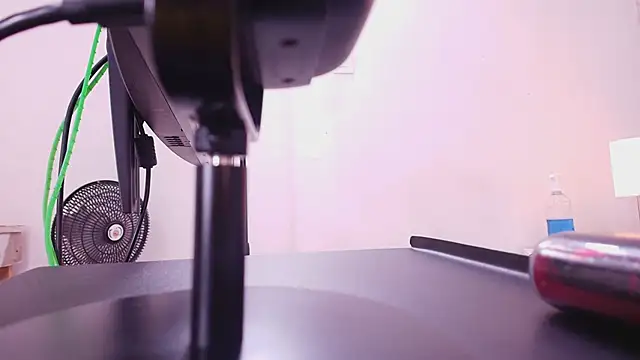 nicol f online show from September 30, 2025, 7:19 pm