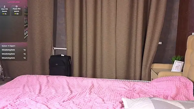 Snapshot of Milana15 chatting on December 17, 2024, 1:05 pm Milana15 online show from December 17, 2024, 1:05 pm