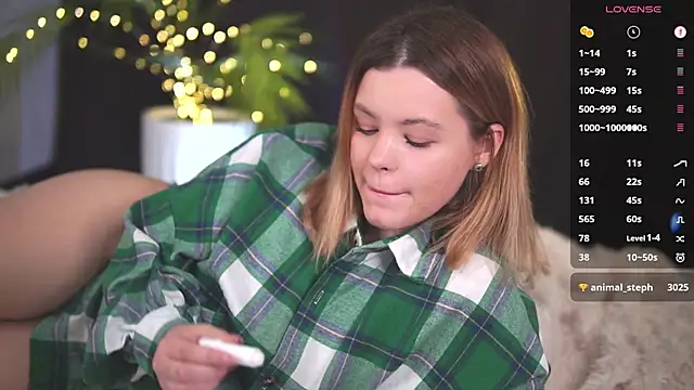 Snapshot of Milana15 chatting on February 13, 2025, 10:12 am Milana15 online show from February 13, 2025, 10:12 am