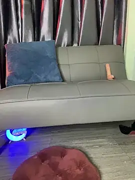 Snapshot of Ly_Coca24 chatting on December 1, 2025, 4:01 pm Ly Coca24 online show from December 1, 2025, 4:01 pm