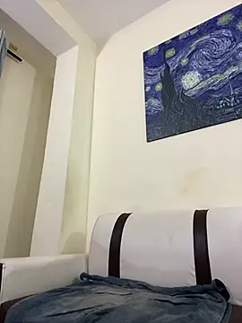 lunainsane58 online show from February 17, 2026, 7:49 am