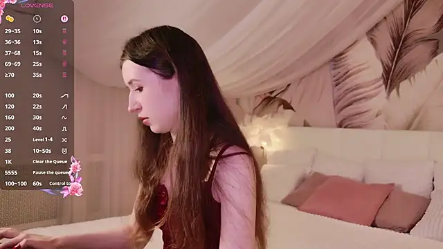 AliceLiddelle online show from November 25, 2025, 9:20 am