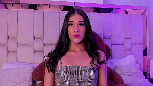 Snapshot of Isa_Little_Star chatting on February 14, 2025, 11:42 pm Isa Little Star online show from February 14, 2025, 11:42 pm