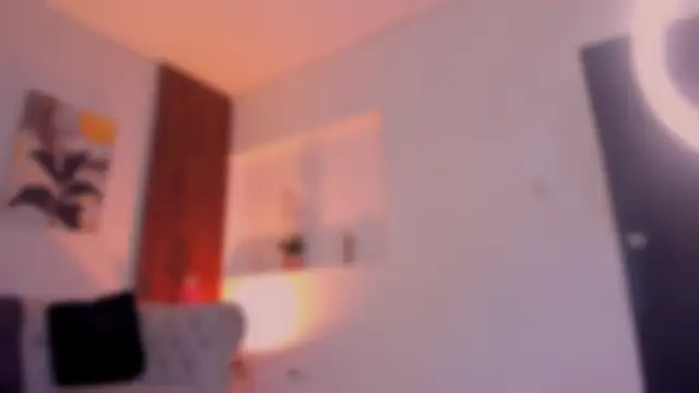 Isa Little Star online show from November 17, 2025, 8:03 pm