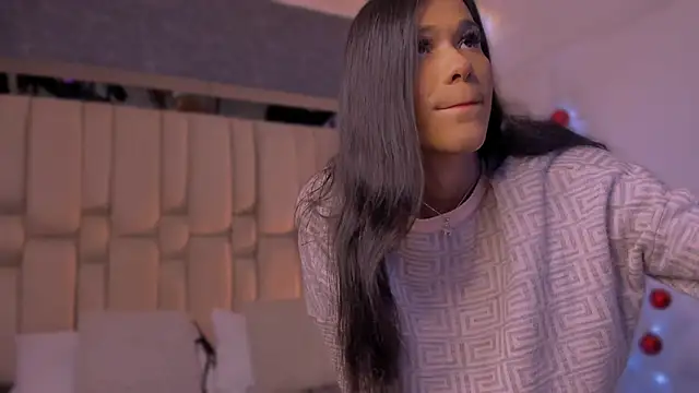 Isa Little Star online show from December 3, 2025, 8:51 pm