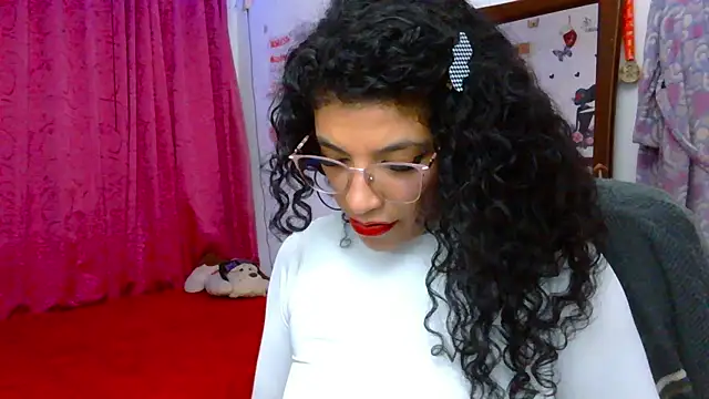 NicollWilliams 420 online show from December 3, 2025, 2:19 am