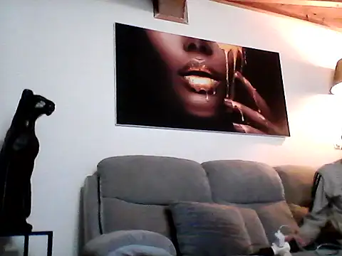 Bigkisslove online show from April 2, 2026, 12:08 am