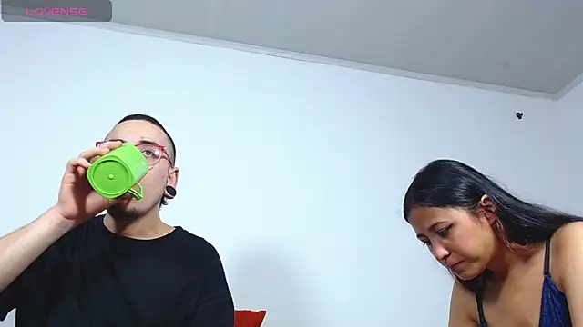 Hot Teens69 online show from December 27, 2024, 9:54 pm