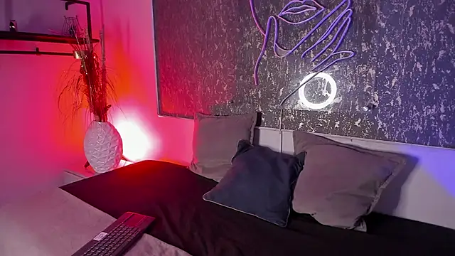 Snapshot of KatyXXX_gh chatting on December 10, 2024, 12:05 pm KatyXXX gh online show from December 10, 2024, 12:05 pm