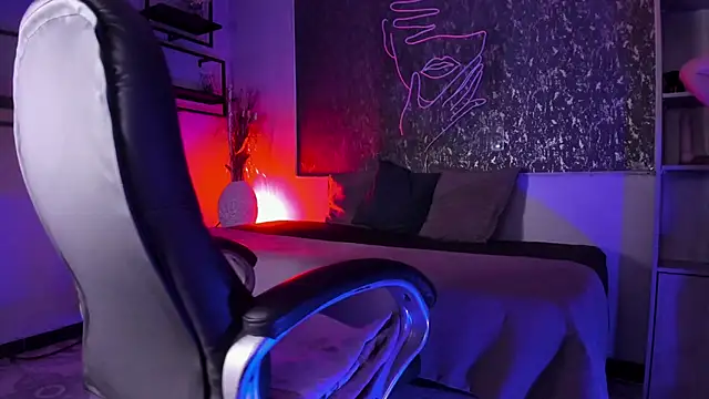 Snapshot of KatyXXX_gh chatting on December 27, 2024, 12:01 pm KatyXXX gh online show from December 27, 2024, 12:01 pm