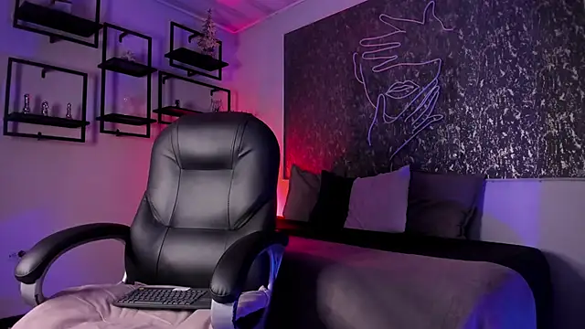 Snapshot of KatyXXX_gh chatting on January 12, 2025, 12:01 pm KatyXXX gh online show from January 12, 2025, 12:01 pm