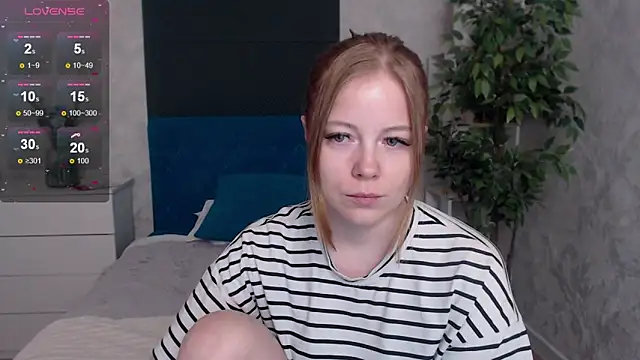 JennyyHot online show from February 9, 2026, 5:00 am