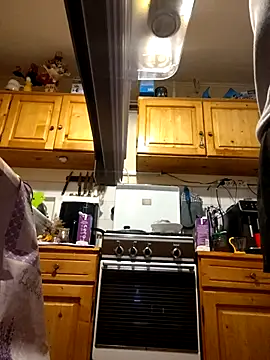 intx800 online show from November 4, 2025, 3:05 am