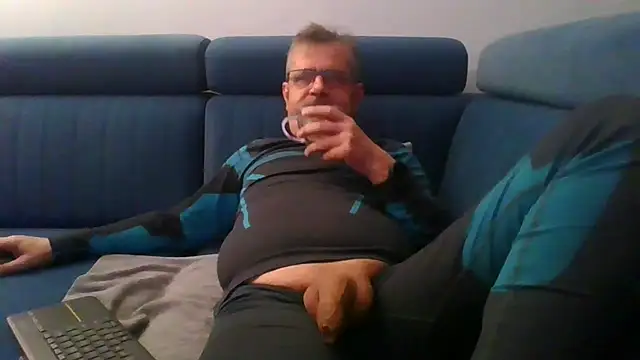 Snapshot of axecoman60 chatting on March 16, 2025, 6:23 pm axecoman60 online show from March 16, 2025, 6:23 pm