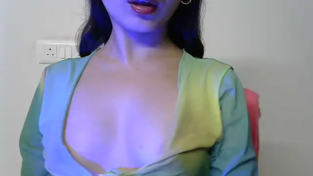 amrita2210 online show from October 4, 2025, 5:44 pm