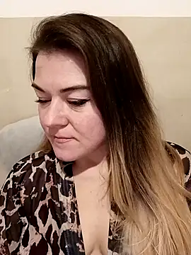 LunikaLunaX online show from February 10, 2025, 7:17 pm