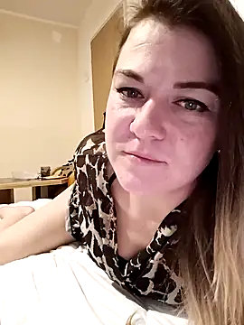 LunikaLunaX online show from February 16, 2025, 8:00 pm