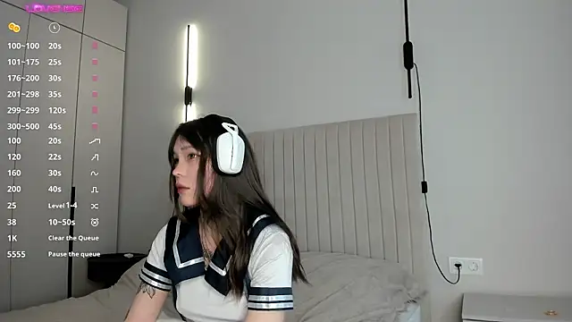 Dark Ester online show from February 25, 2026, 8:35 am