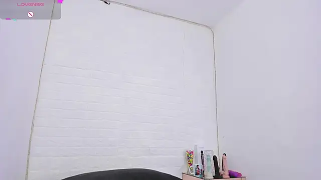 nathally roses online show from February 20, 2025, 9:31 pm