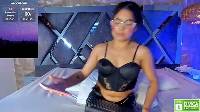 Rose Evans   online show from December 4, 2025, 5:28 am